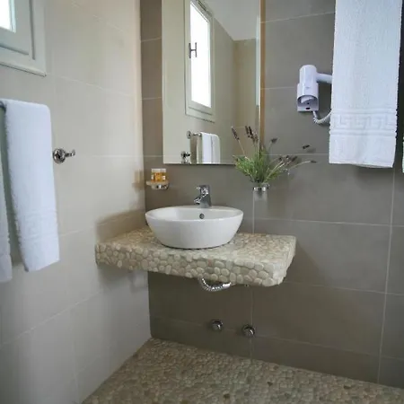 En Milo & Suites Отель *